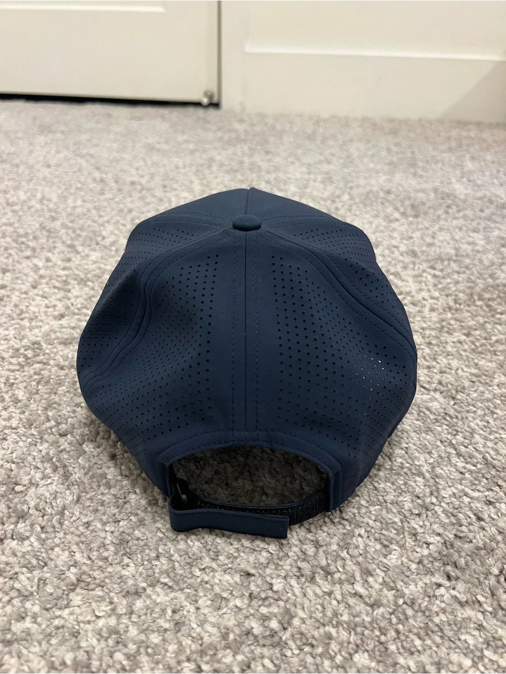 Alo Yoga Performance District Trucker Hat - Navy